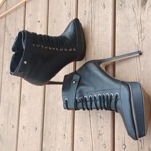 Black Boots Heel